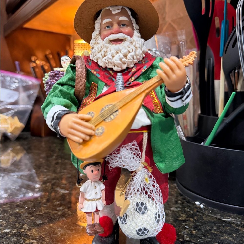 Fabriché Musical Italian Santa Figurine